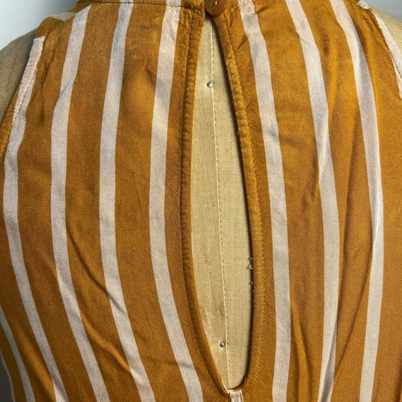 Old Navy women’s striped sleeveless top small - Picture 3 of 5